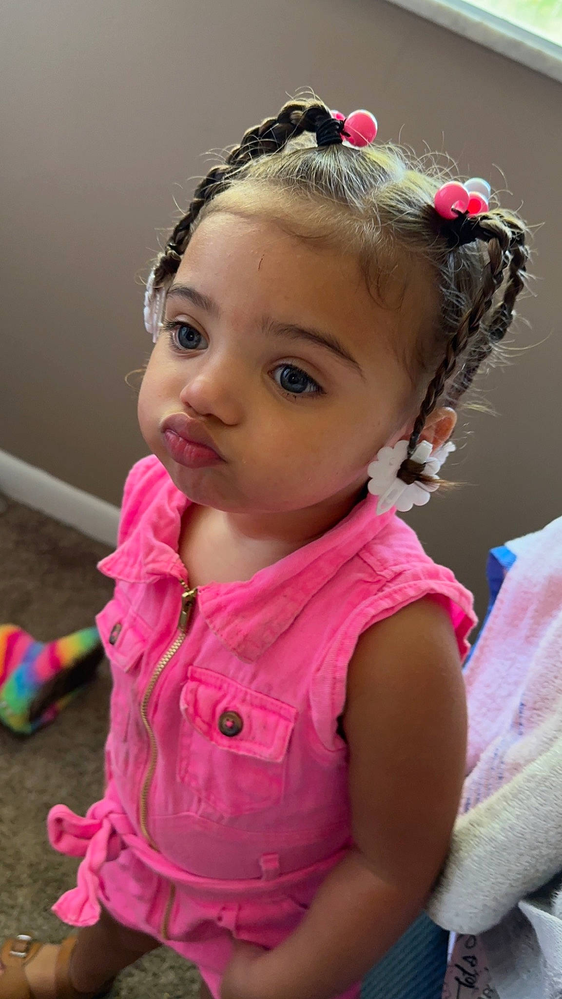 Melyona is registered to the contest to win money with this photo: baby_toddler_clothing, black_hair, cheek, child, eyelash, eyewear, fashion_accessory, fun, hair_accessory, hairstyle, happy, headband, headpiece, iris, jewellery, lip, magenta, person, pink, skin