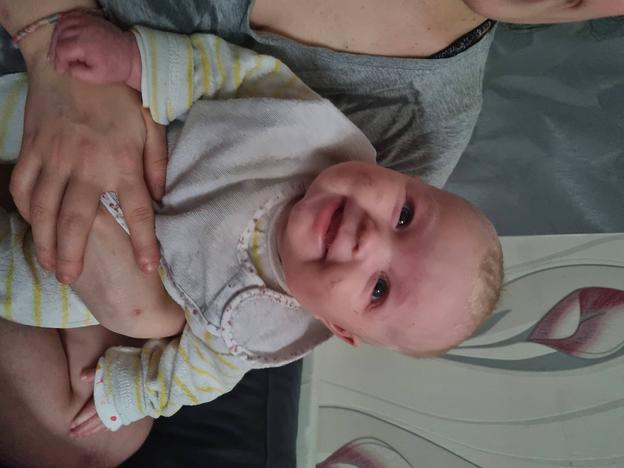 Tea participe au concours pour gagner de l'argent avec cette photo : arm, baby_toddler_clothing, cheek, ear, eye, eyebrow, finger, gesture, hand, happy, iris, joy, lip, mouth, nose, organ, person, product, skin, sleeve