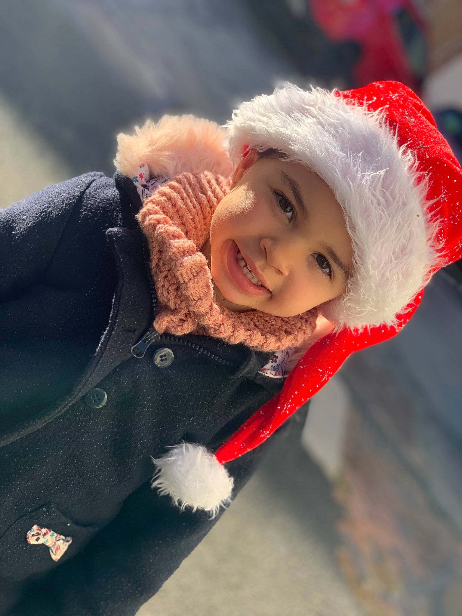 Léna a rejoint le concours — aidez-le/la à gagner de superbes lots ! baby, cap, carmine, child, eye, flash_photography, freezing, fun, fur, happy, headwear, human_body, joy, leisure, lip, outerwear, person, skin, sky, smile