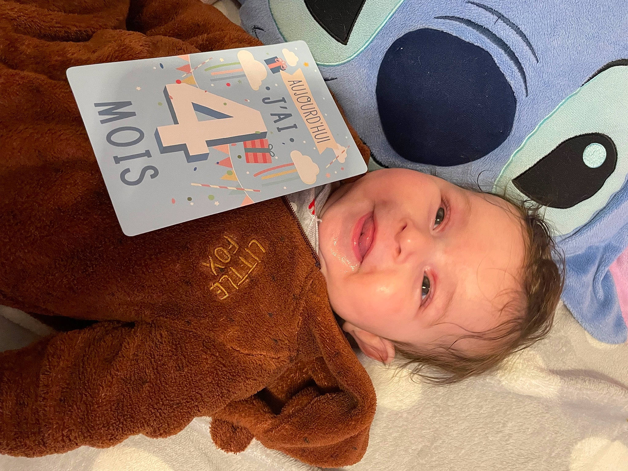 Jayden participe au concours pour gagner de l'argent avec cette photo : baby, cheek, child, chin, comfort, eye, eyebrow, eyelash, facial_expression, fun, happy, head, mouth, nose, person, plant, room, skin, textile, toddler