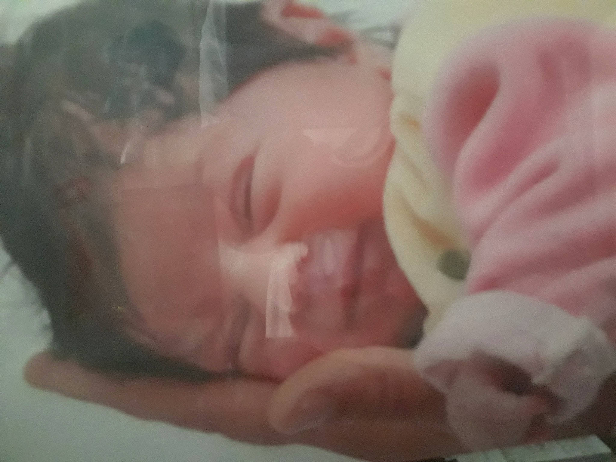 Tina a rejoint le concours — aidez-le/la à gagner de superbes lots ! art, baby, bathing, cheek, child, ear, eyebrow, eyelash, fashion_accessory, flesh, gesture, human_body, jaw, lip, nail, nose, person, petal, pink, thumb