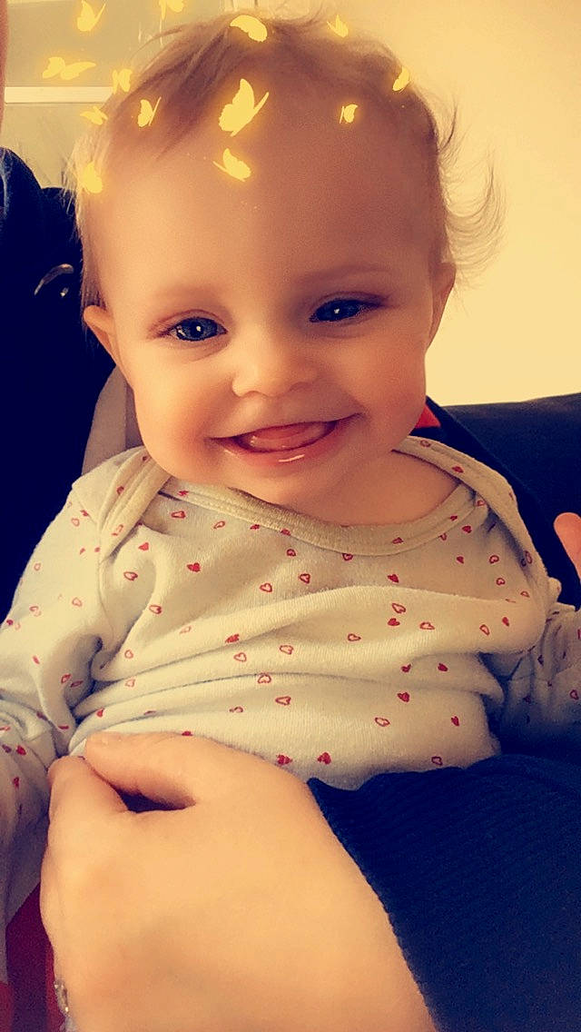 Kelsy participe au concours pour gagner de l'argent avec cette photo : baby, beauty, cheek, child, chin, eye, eyebrow, face, facial_expression, forehead, hair, head, iris, joy, lip, neck, nose, person, pink, skin