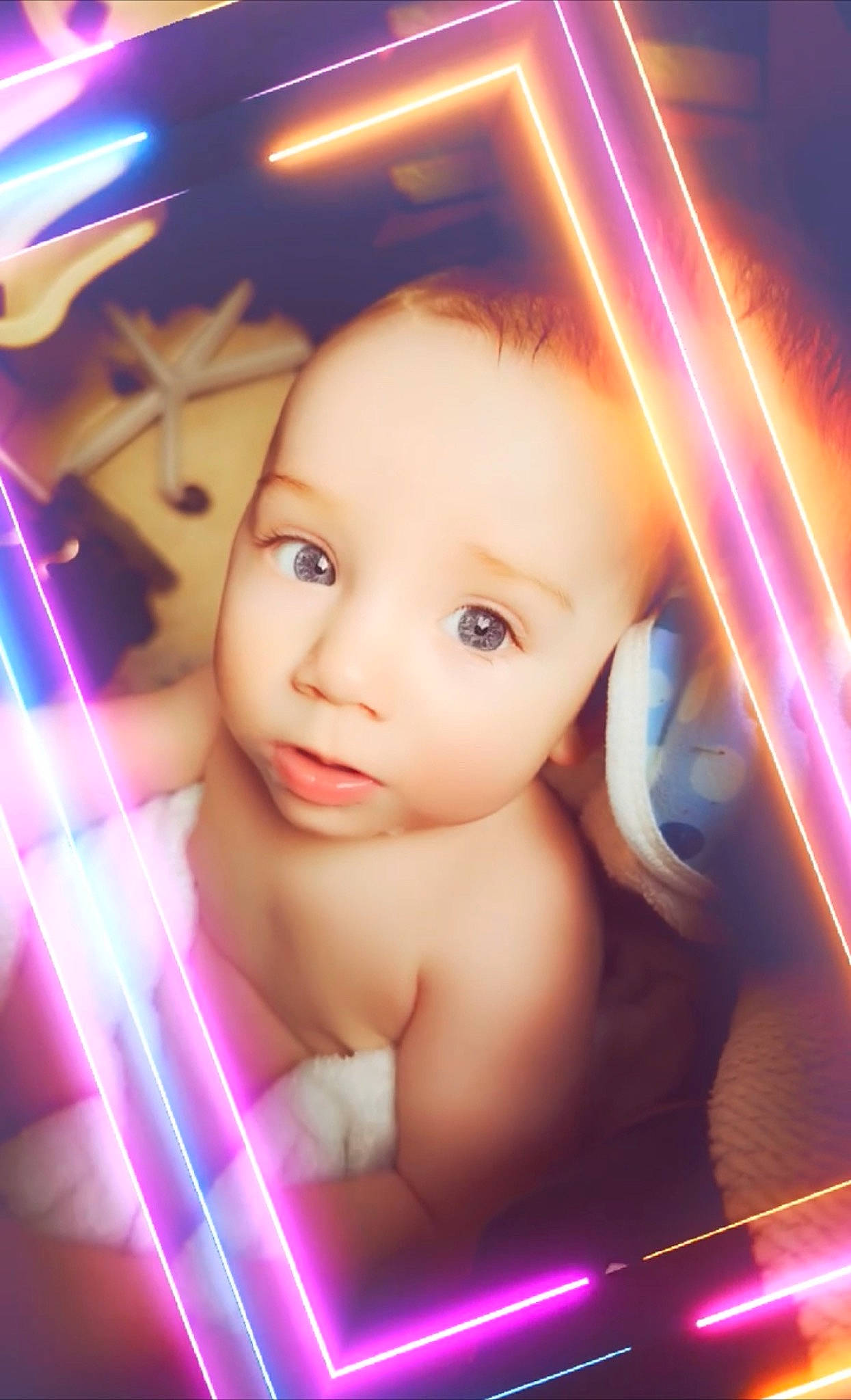 Romeo participe au concours pour gagner de l'argent avec cette photo : baby, cheek, child, chin, eyebrow, eyelash, facial_expression, flash_photography, fun, happy, head, iris, light, lip, magenta, material_property, nose, person, pink, skin