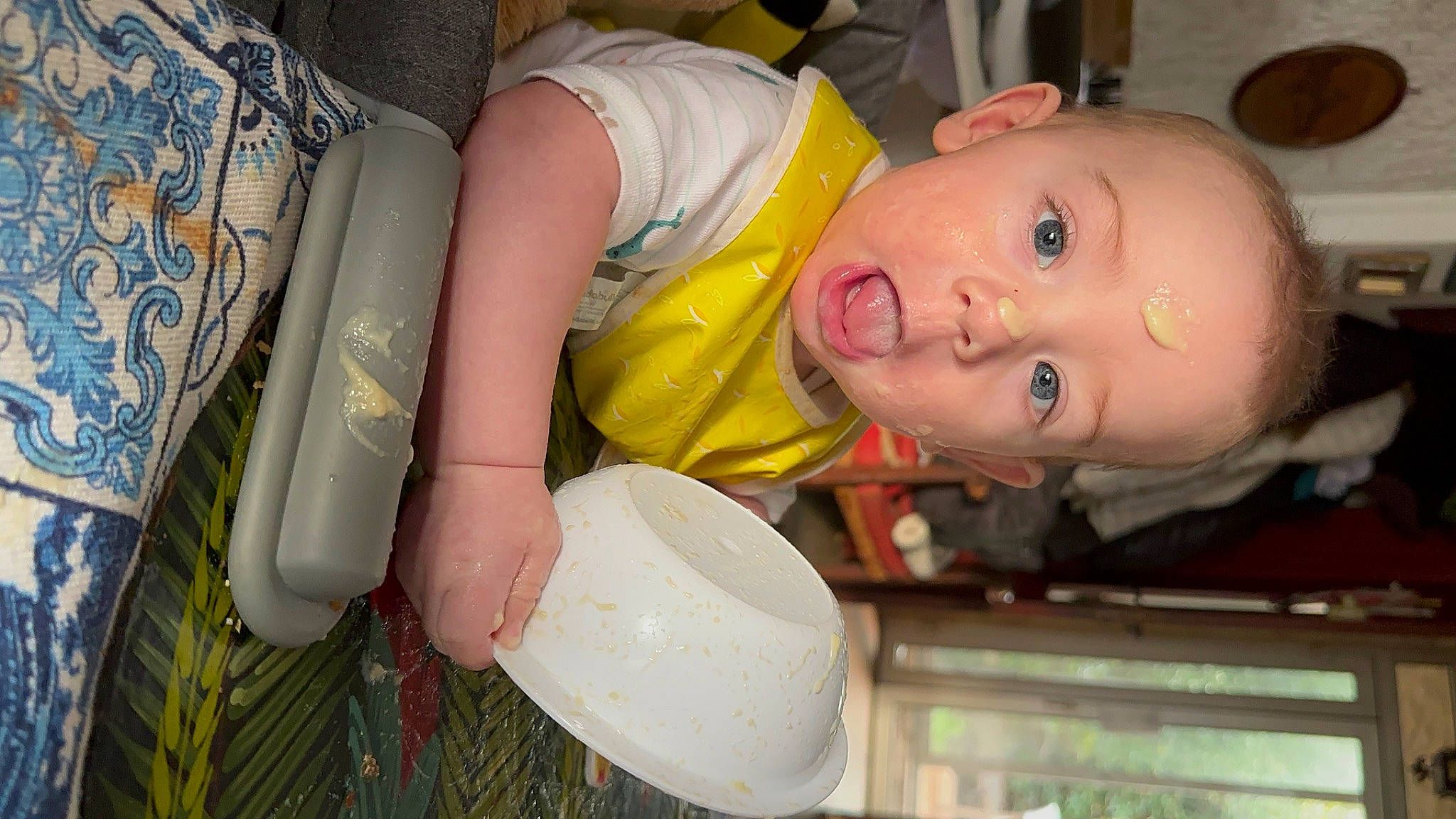 Romeo participe au concours pour gagner de l'argent avec cette photo : baby, baby_products, chest, child, event, fun, happy, person, plant, surprise, toddler