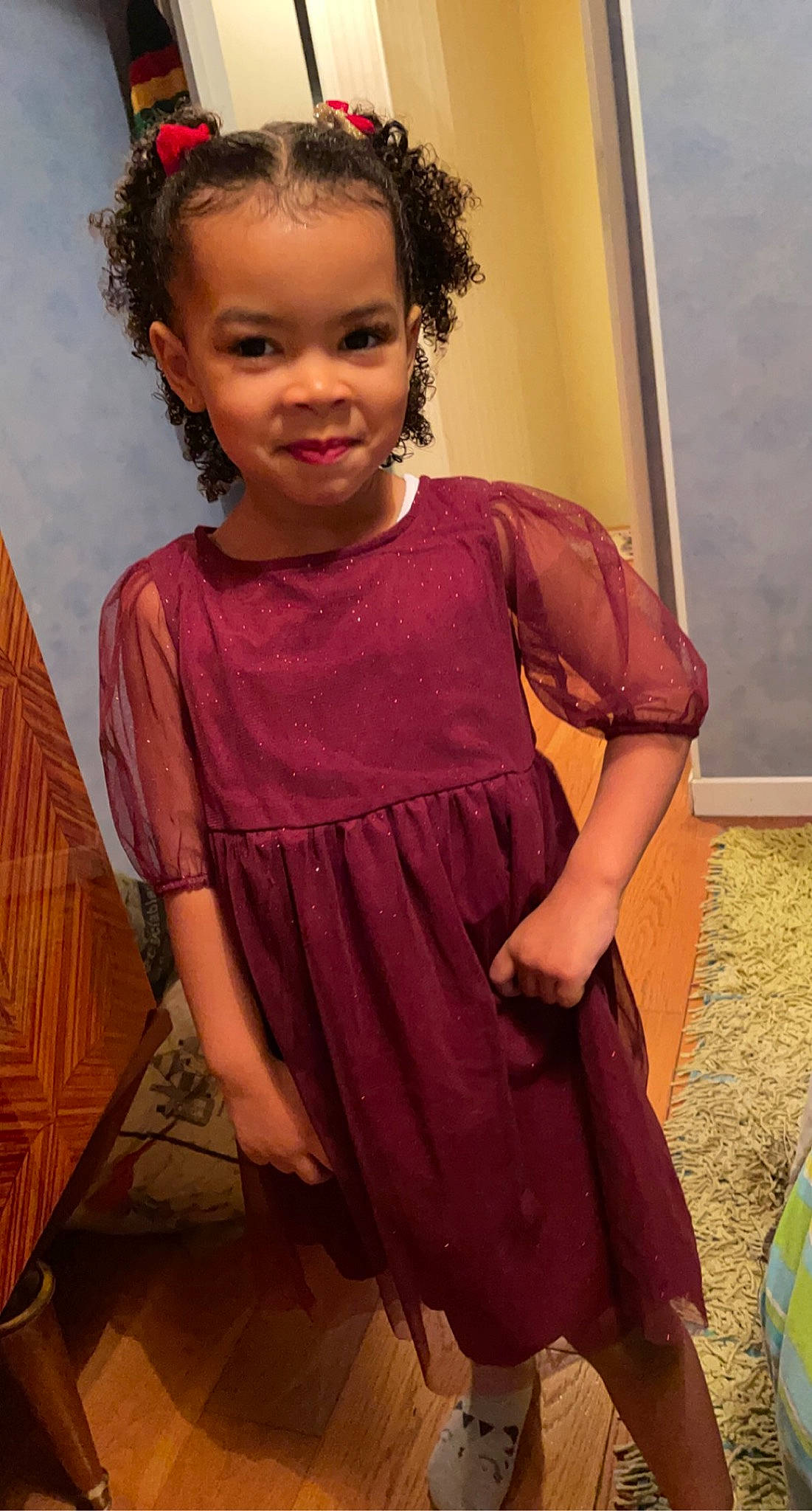 Iris participe au concours pour gagner de l'argent avec cette photo : baby_toddler_clothing, chin, day_dress, dress, eye, face, hair, hairstyle, happy, head, iris, joy, lip, organ, person, pink, purple, shoulder, skin, sleeve