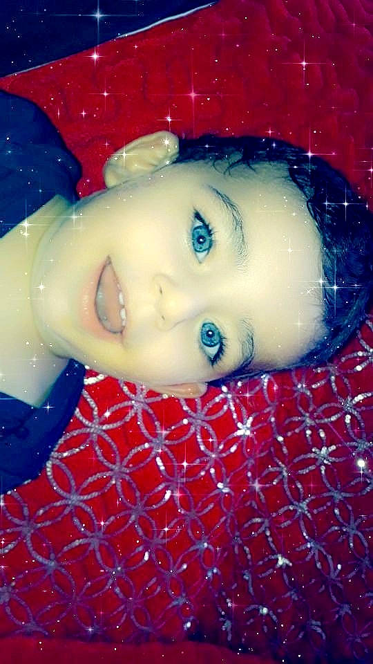 Mikail a rejoint le concours — aidez-le/la à gagner de superbes lots ! cheek, forehead, head, person, red, toy