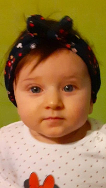 Elena a rejoint le concours — aidez-le/la à gagner de superbes lots ! baby_toddler_clothing, cheek, child, chin, eye, eyebrow, eyelash, face, fashion_accessory, forehead, hair_accessory, hairstyle, head, headgear, iris, lip, mouth, nose, organ, person