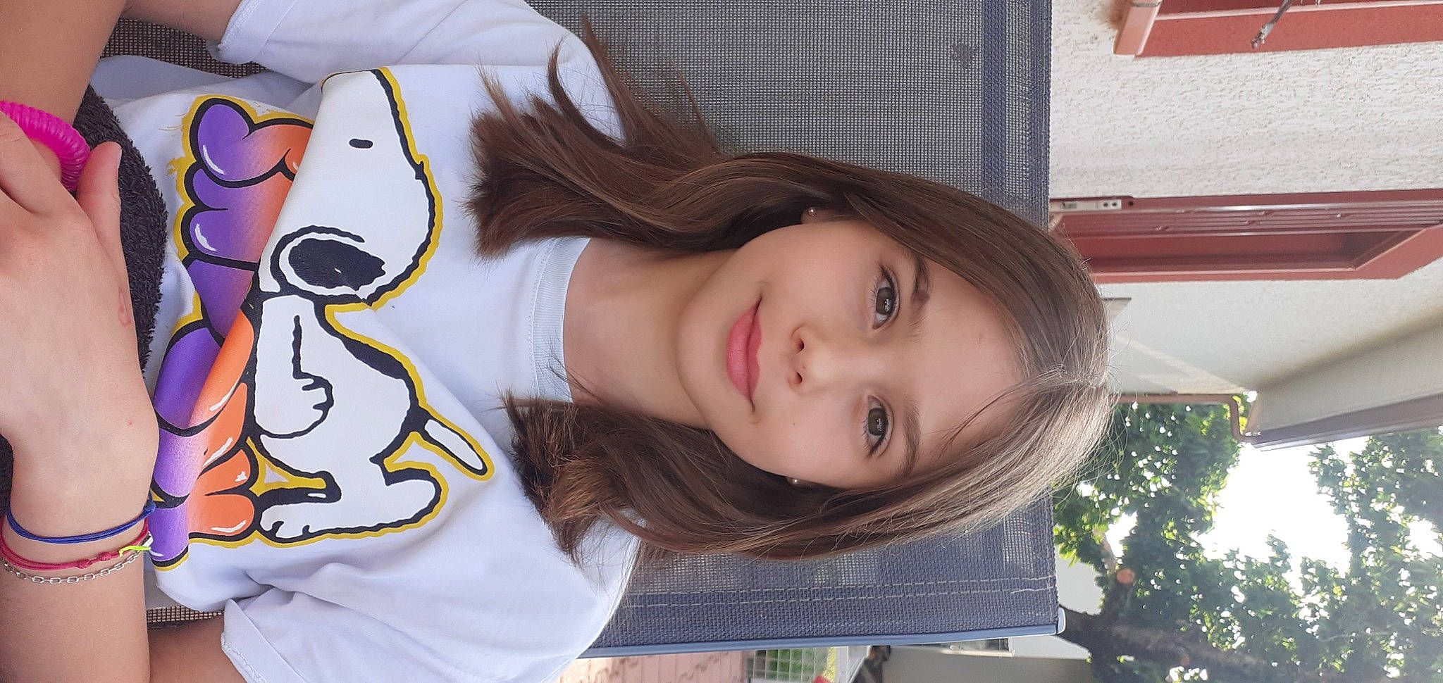 Ornella participe au concours pour gagner de l'argent avec cette photo : cheek, chin, cool, eye, eyebrow, eyelash, face, facial_expression, fun, hair, happy, joy, lip, long_hair, mammal, mouth, nose, organ, person, skin