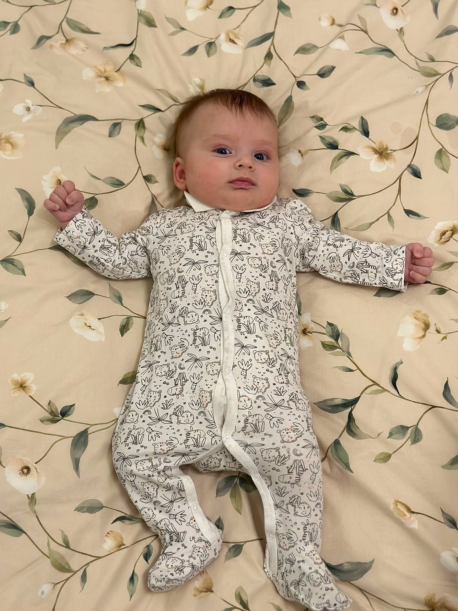 Nina participe au concours pour gagner de l'argent avec cette photo : baby, baby_toddler_clothing, child, collar, comfort, dress, eye, face, gesture, happy, head, linens, pattern, people_in_nature, person, portrait_photography, product, skin, sleeve, t_shirt