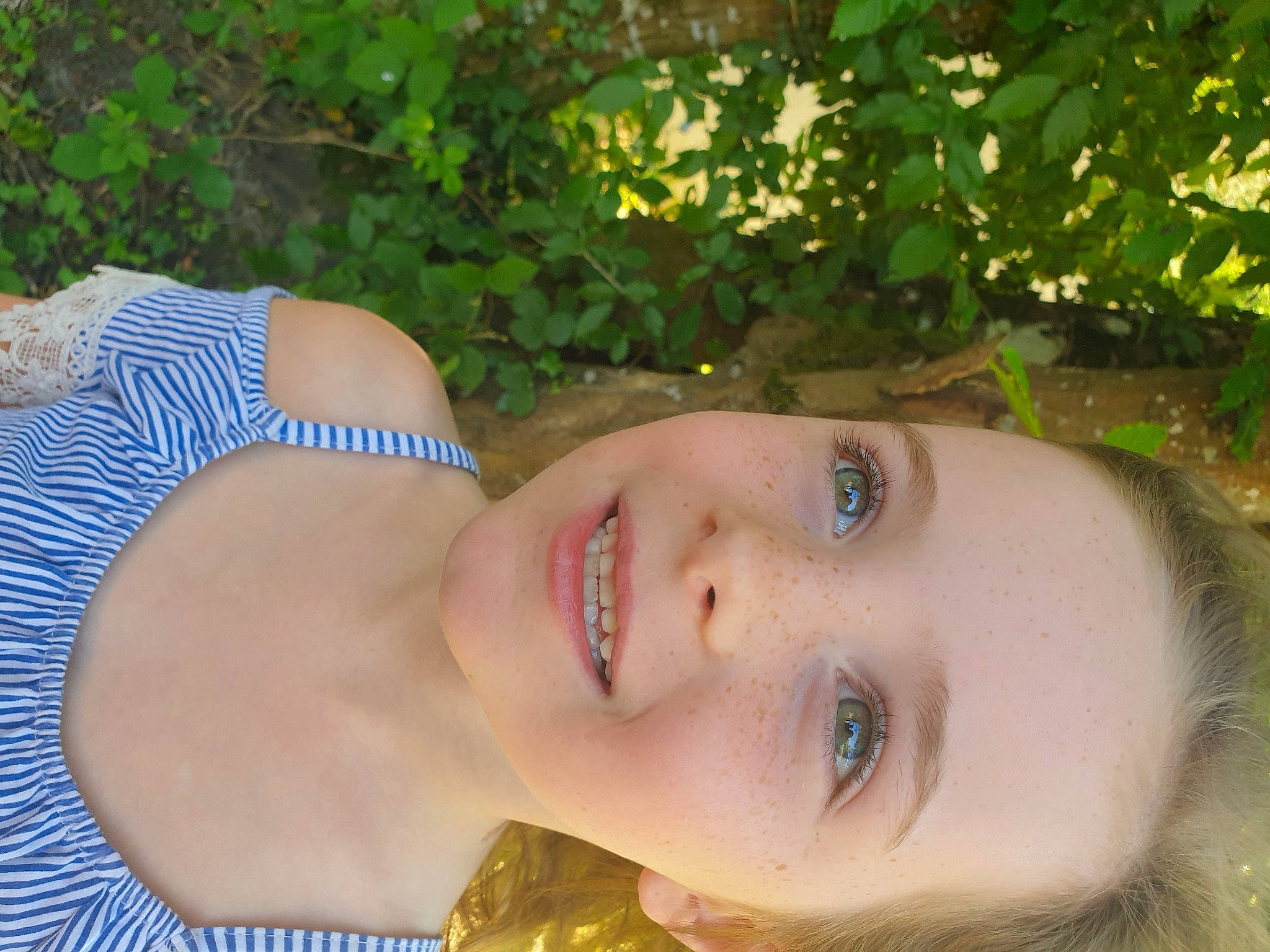 Madéa a rejoint le concours — aidez-le/la à gagner de superbes lots ! black_hair, chest, close_up, electric_blue, eyebrow, eyelash, fun, grass, happy, jewellery, joy, leisure, lip, neck, nose, people_in_nature, person, plant, skin, smile
