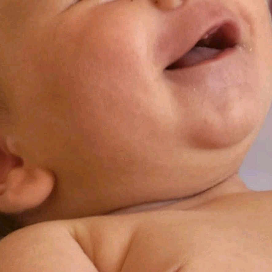 Lily-Rose participe au concours pour gagner de l'argent avec cette photo : baby, bare_skin, cheeks, child, closeup, cute, expression, eyes, face, happiness, head, human, infant, joy, mouth, newborn, portrait, skin, smile, young