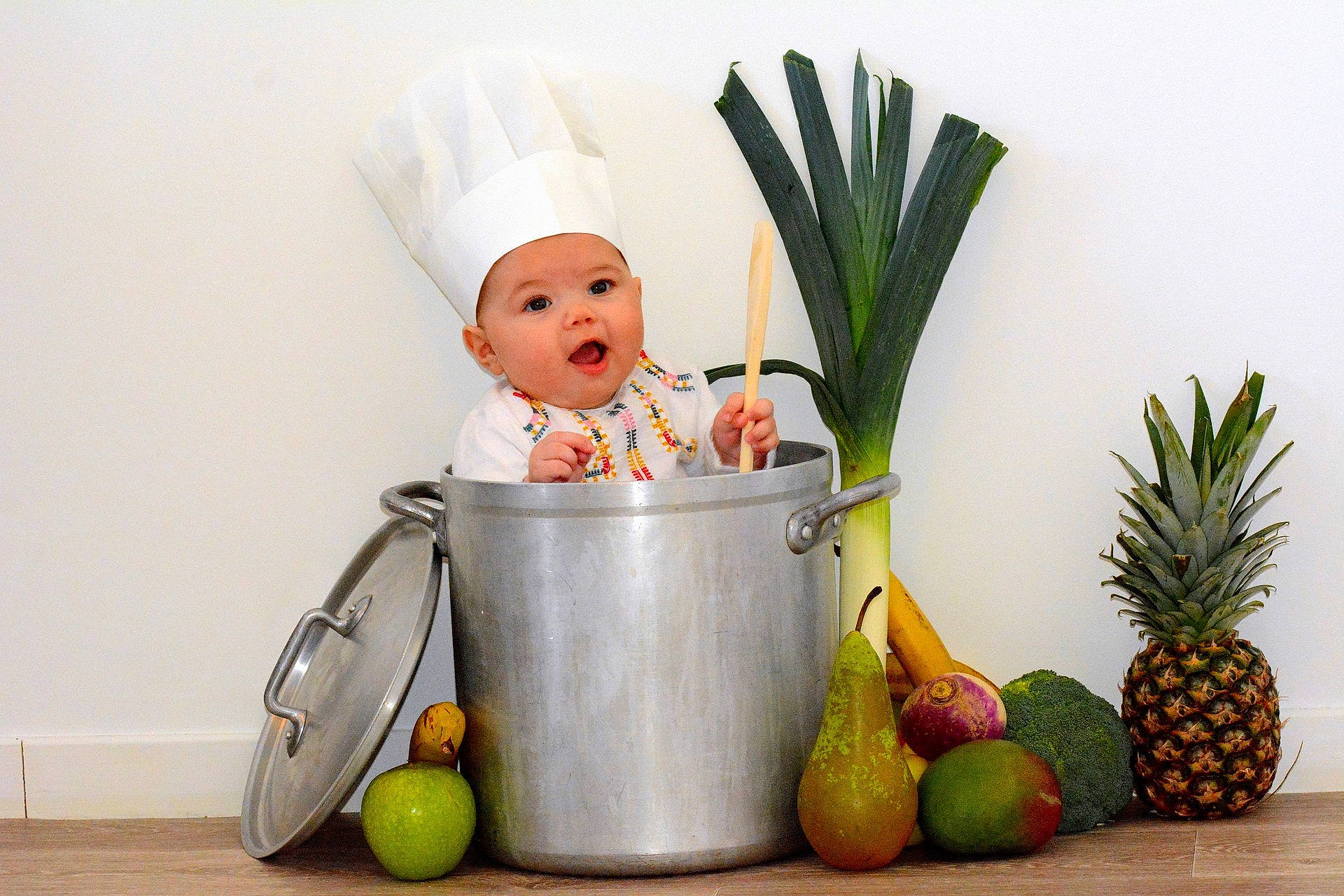 Shanon a rejoint le concours — aidez-le/la à gagner de superbes lots ! cook, flowerpot, food, fruit, headwear, person, produce, professional, surprise