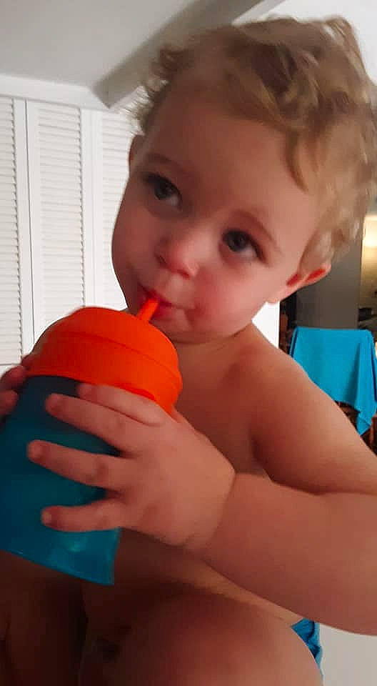 Jared is registered to the contest to win money with this photo: arm, blue, cheek, chin, eyebrow, eyelash, facial_expression, gesture, hairstyle, hand, head, human_body, joint, lip, mouth, muscle, neck, nose, person, shoulder