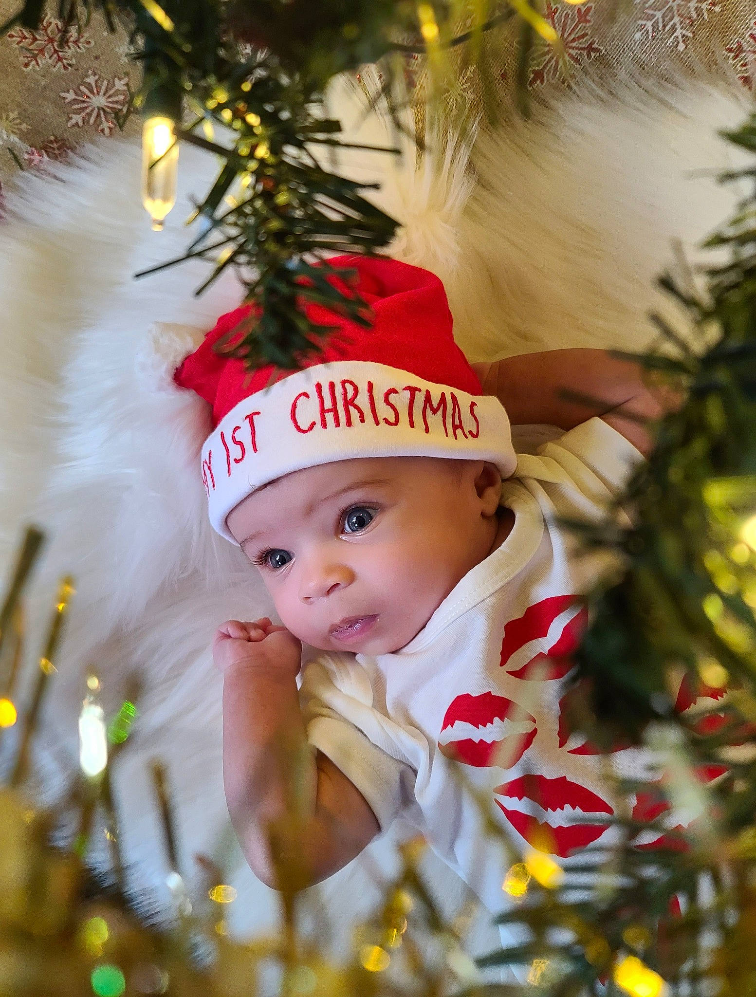 Mariana is registered to the contest to win money with this photo: christmas, christmas_decoration, christmas_ornament, christmas_tree, event, evergreen, eye, face, grass, happy, head, headwear, holiday, holiday_ornament, ornament, people_in_nature, person, plant, shortstraw_pine, smile