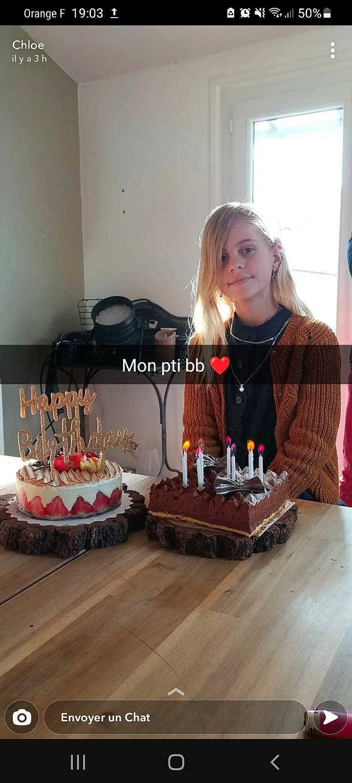 Morgane participe au concours pour gagner de l'argent avec cette photo : baked_goods, birthday, birthday_cake, birthday_candle, buttercream, cake, cake_decorating, cake_decorating_supply, candle, cuisine, food, icing, party_supply, person, plate, sugar_cake, sugar_paste, sweetness, table, tableware