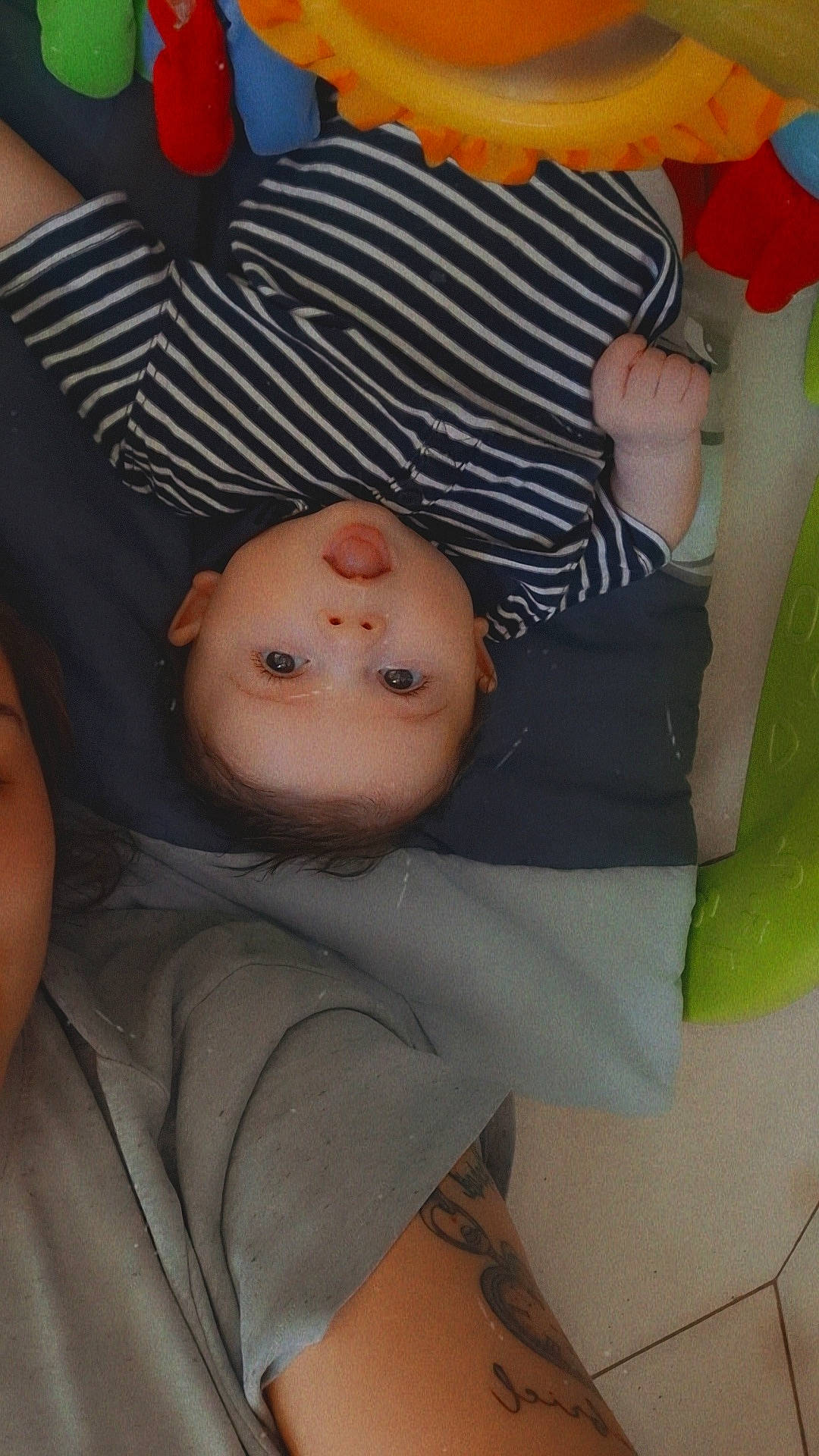 Gabriel participe au concours pour gagner de l'argent avec cette photo : baby, baby_toddler_clothing, cheek, child, chin, comfort, eye, eyebrow, facial_expression, finger, forehead, fun, hairstyle, iris, lip, mouth, nose, person, skin, surprise