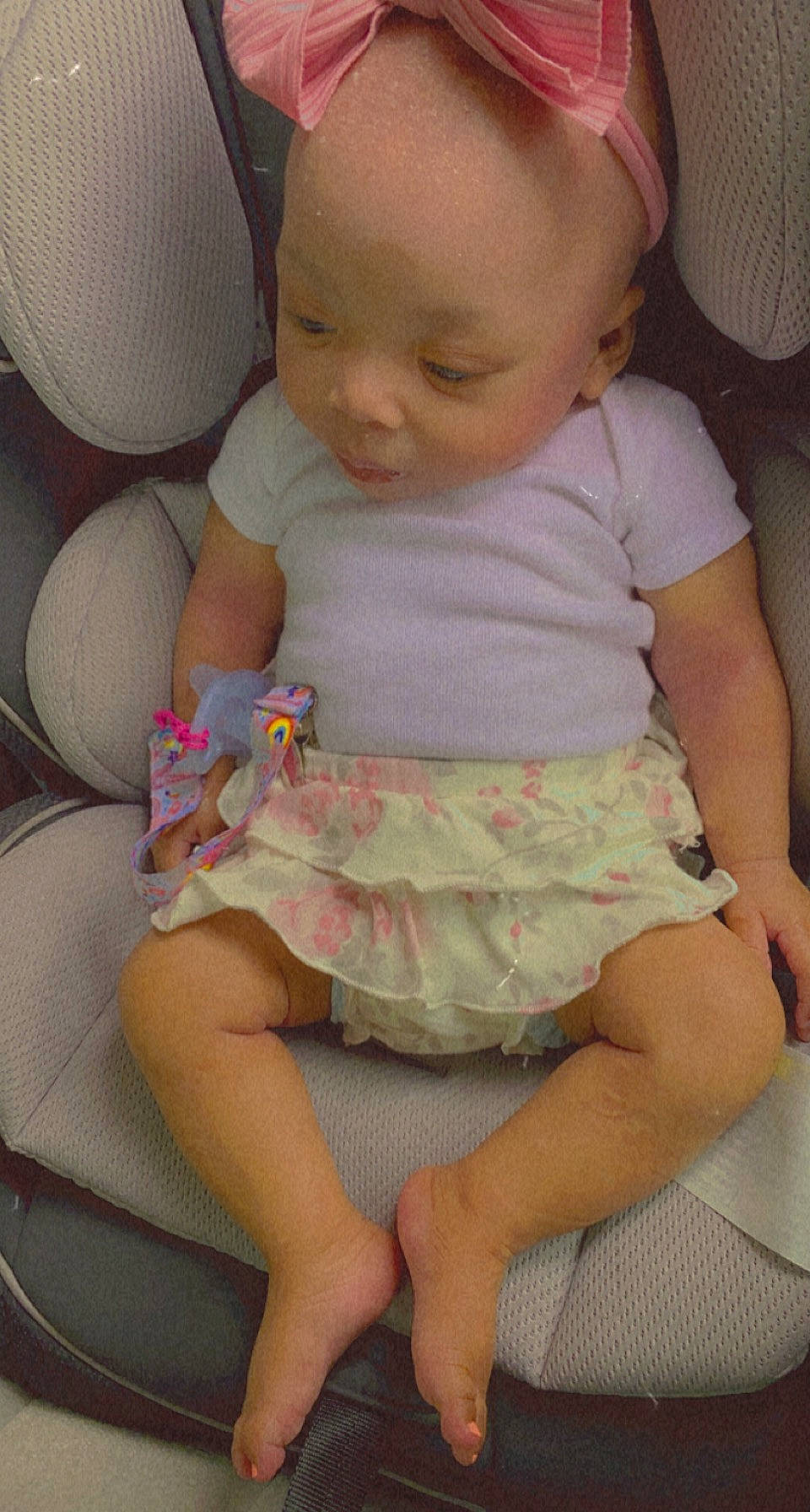 Coralonii is registered to the contest to win money with this photo: arm, baby, baby_toddler_clothing, cheek, child, chin, comfort, finger, hand, human_body, knee, leg, mouth, nail, person, pink, skin, sleeve, thigh, thumb