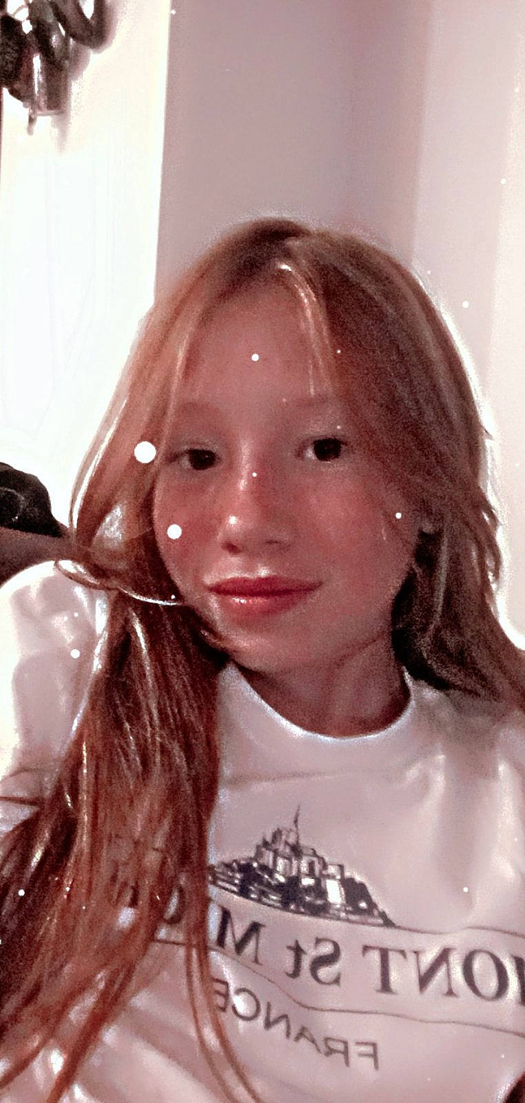 Angelyna participe au concours pour gagner de l'argent avec cette photo : bangs, black_hair, cheek, chin, cool, eyebrow, eyelash, eyewear, forehead, fun, gesture, iris, jaw, layered_hair, lip, long_hair, mouth, neck, nose, person