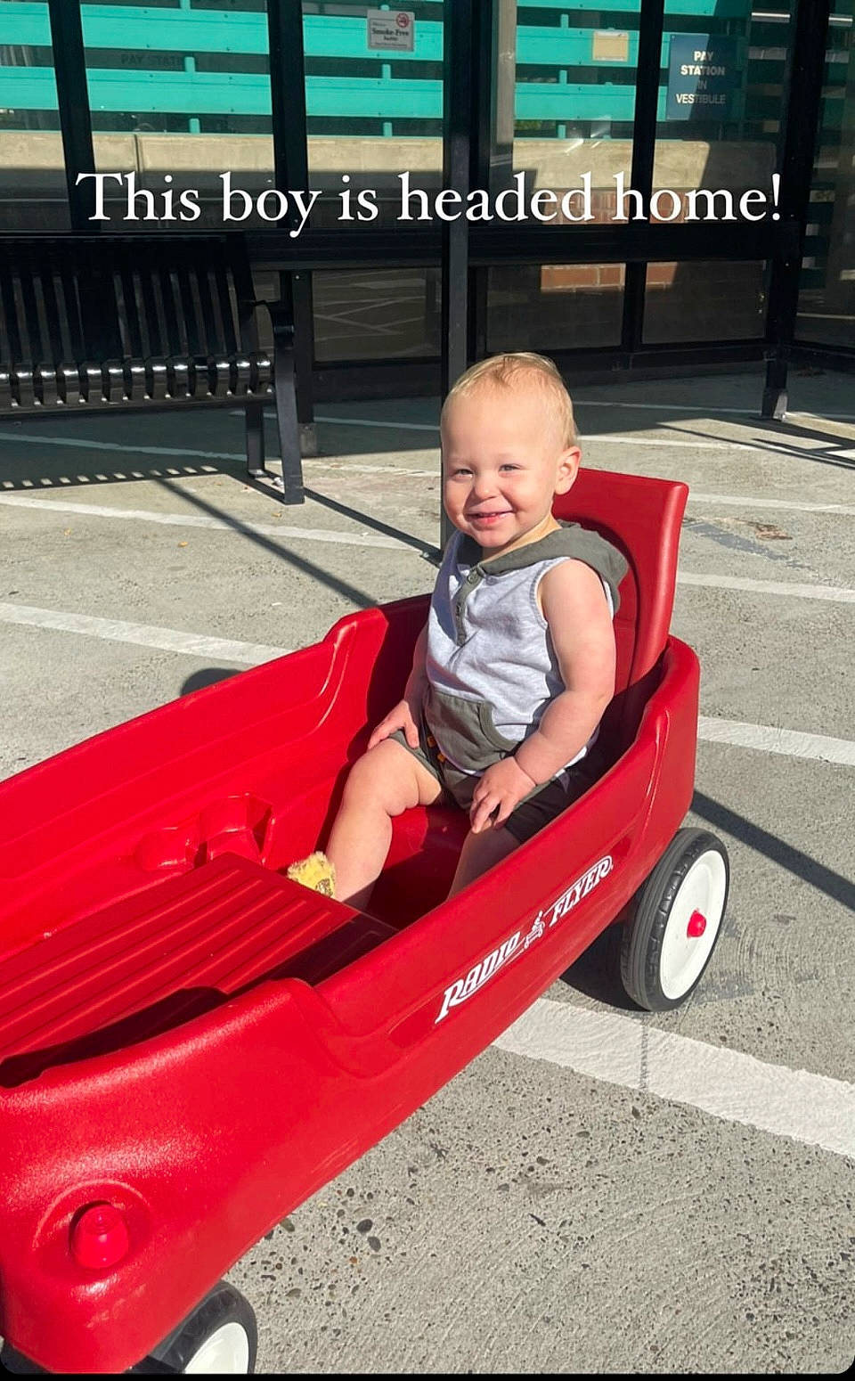 Luca is registered to the contest to win money with this photo: automotive_exterior, baby, baby_toddler_clothing, boats_and_boating_equipment_and_supplies, bumper, child, fun, happy, human_settlement, joy, leisure, motor_vehicle, person, recreation, sitting, smile, t_shirt, tire, toddler, travel