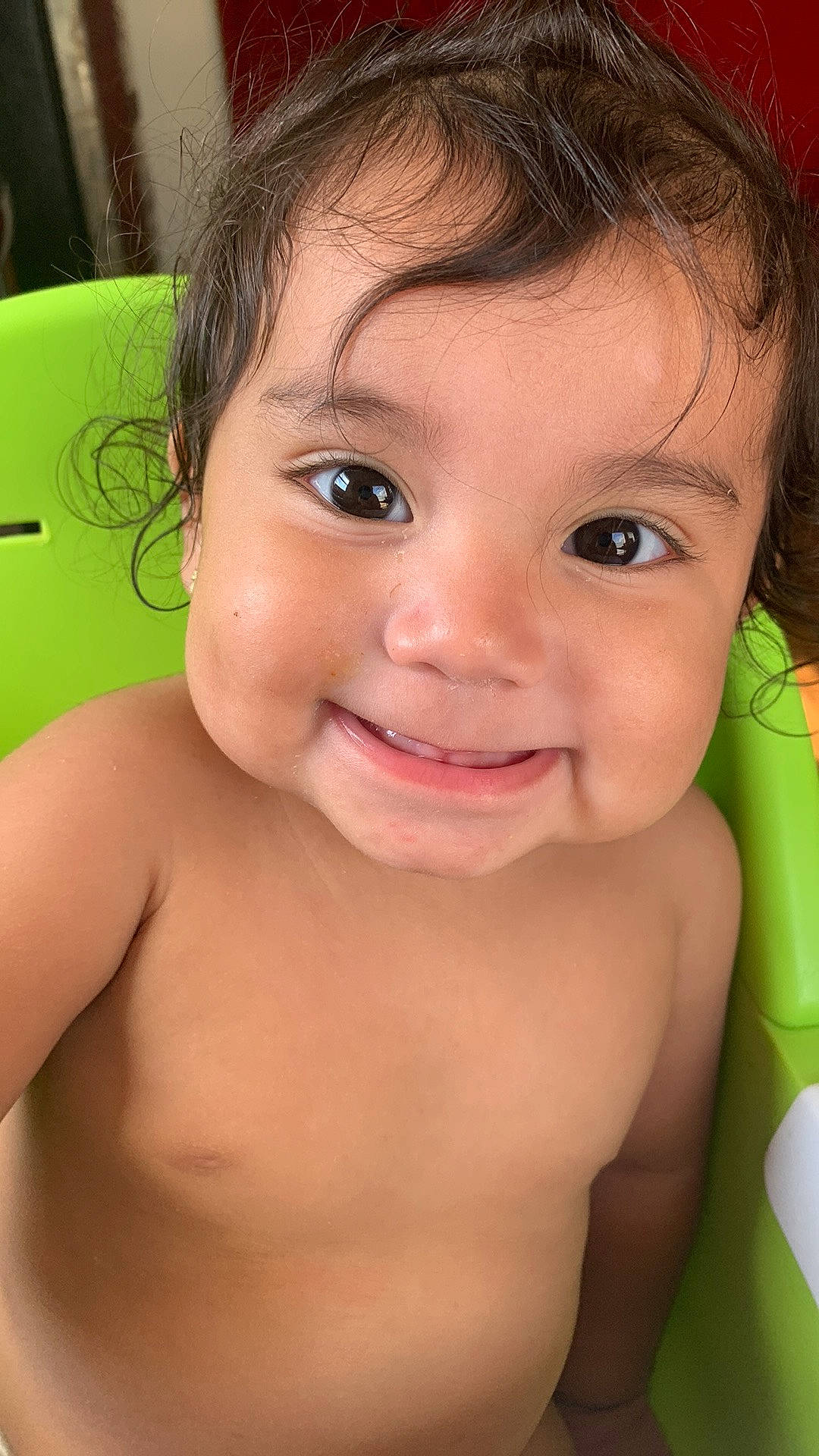 Nina is registered to the contest to win money with this photo: arm, cheek, chin, ear, eye, eyebrow, eyelash, facial_expression, forehead, hair, human_body, joy, lip, mouth, muscle, neck, nose, organ, person, shoulder