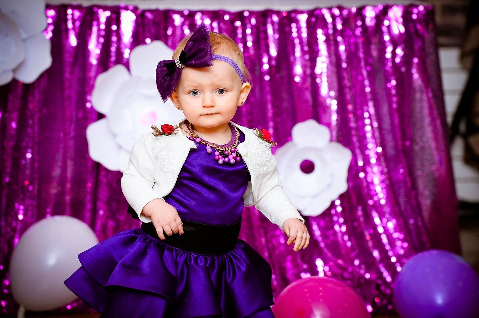 Melissa a rejoint le concours — aidez-le/la à gagner de superbes lots ! beauty, ceremony, child, costume, event, facial_expression, fun, girl, happiness, magenta, party, person, pink, purple, skin, smile, toddler, tradition, violet