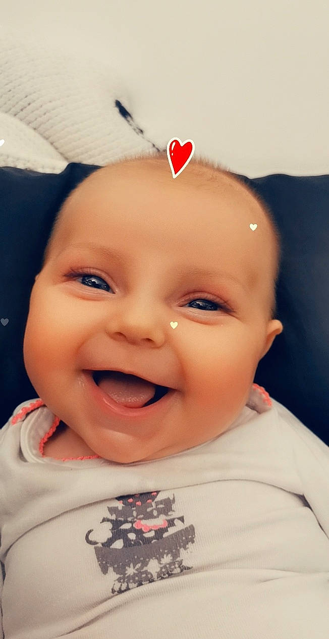 Louana a rejoint le concours — aidez-le/la à gagner de superbes lots ! baby, baby_making_funny_faces, beauty, cheek, child, chin, ear, eye, eyebrow, face, facial_expression, forehead, head, lip, mouth, nose, organ, person, skin, smile