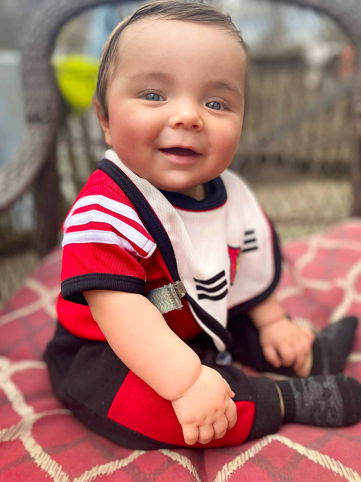Niko is registered to the contest to win money with this photo: baby, baby_toddler_clothing, carmine, child, face, flash_photography, flooring, fun, grass, happy, leisure, pattern, person, portrait_photography, recreation, sitting, sleeve, smile, t_shirt, toddler