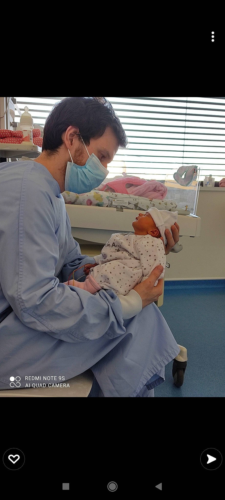 Amélia a rejoint le concours — aidez-le/la à gagner de superbes lots ! clinic, comfort, elbow, event, gesture, glove, health_care, health_care_provider, hospital, job, medical, medical_assistant, medical_equipment, medical_procedure, patient, person, room, service, sitting, sleeve