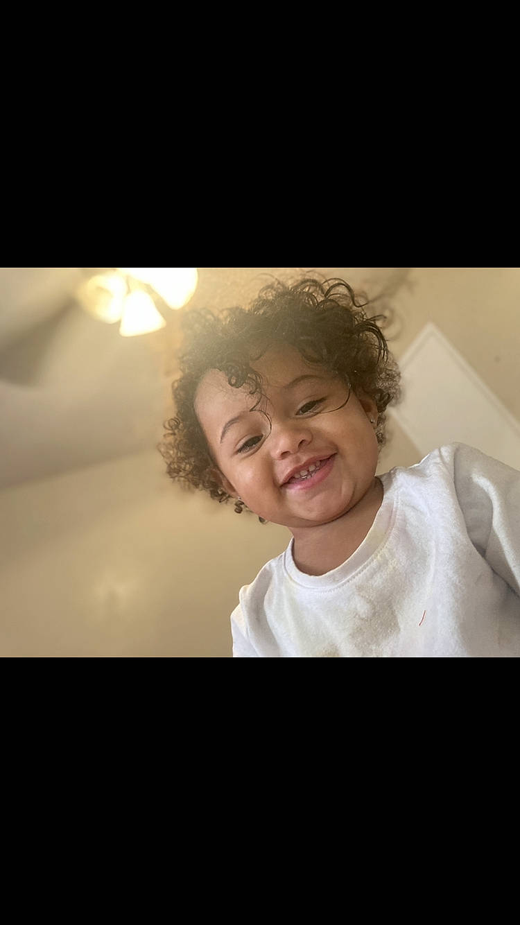 Kaniyah is registered to the contest to win money with this photo: blond, cheek, eyebrow, flash_photography, fun, gesture, happy, jaw, joy, laugh, lip, mouth, neck, nose, person, portrait_photography, room, shoulder, sleeve, smile