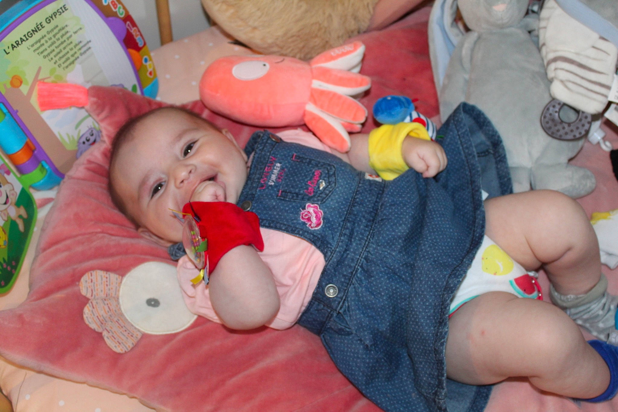 Théa a rejoint le concours — aidez-le/la à gagner de superbes lots ! baby, baby_products, child, person, play, toddler