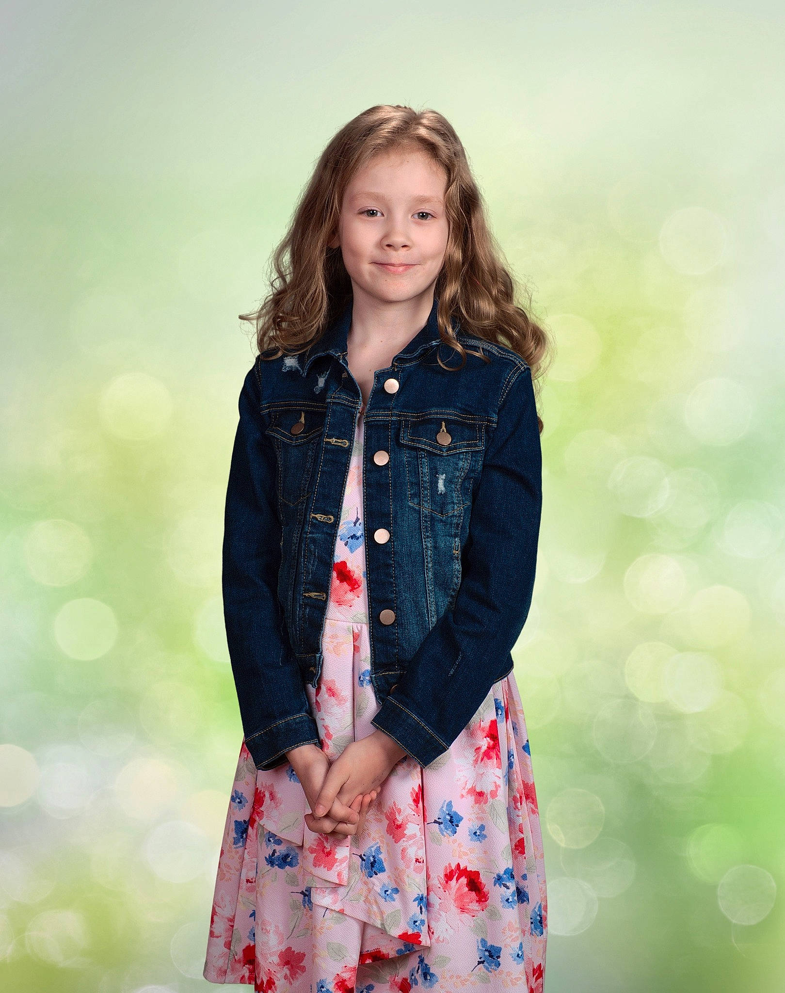 Olivia is registered to the contest to win money with this photo: blazer, collar, denim, dress_shirt, fashion_design, flash_photography, happy, jacket, joy, knee, neck, outerwear, pattern, person, plaid, plant, shoulder, sleeve, standing, t_shirt