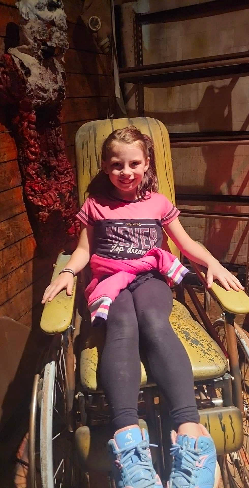 Jazzmyn is registered to the contest to win money with this photo: blond, brown_hair, chair, comfort, event, fun, happy, human_leg, joy, knee, lap, leg, leisure, lip, long_hair, magenta, person, pink, sitting, skin