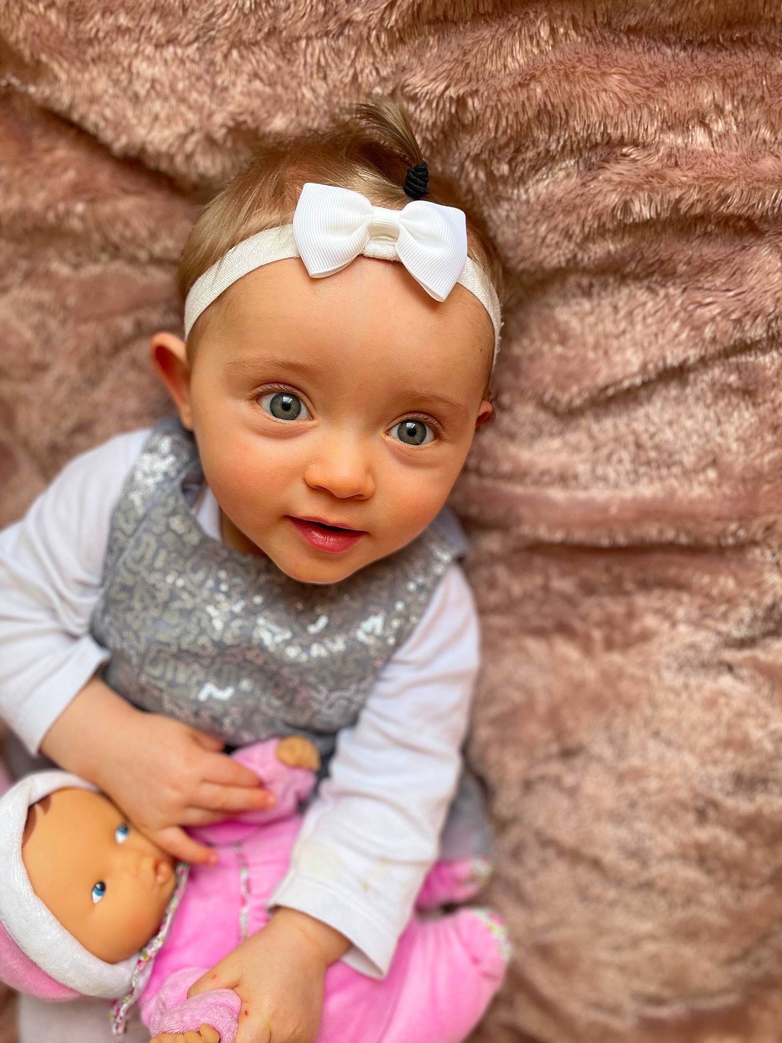 Leyah a rejoint le concours — aidez-le/la à gagner de superbes lots ! baby, baby_toddler_clothing, cheek, child, chin, doll, eye, eyelash, finger, hand, happy, headwear, human_body, iris, jewellery, nose, person, pink, skin, toddler