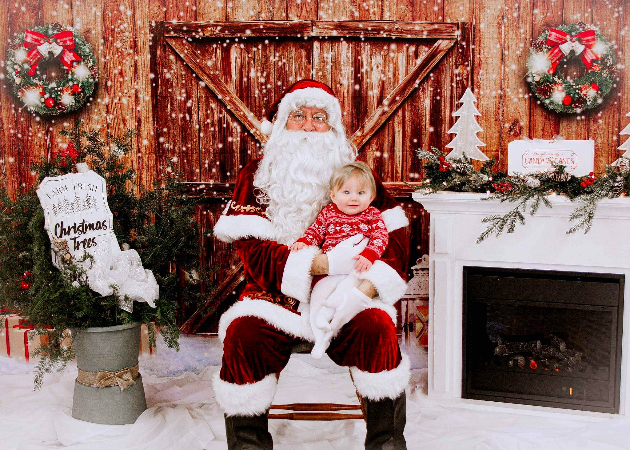 Leona joined the competition — help win amazing prizes! christmas, christmas_decoration, christmas_eve, christmas_ornament, event, happy, headwear, holiday, human_body, lap, lighting, ornament, person, photograph, plant, red, room, santa_claus, snapshot, tree