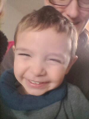 Lorenzo a rejoint le concours — aidez-le/la à gagner de superbes lots ! beauty, cheek, child, chin, ear, eye, eyebrow, face, facial_expression, forehead, hair, hairstyle, head, joy, lip, mouth, nose, organ, person, skin