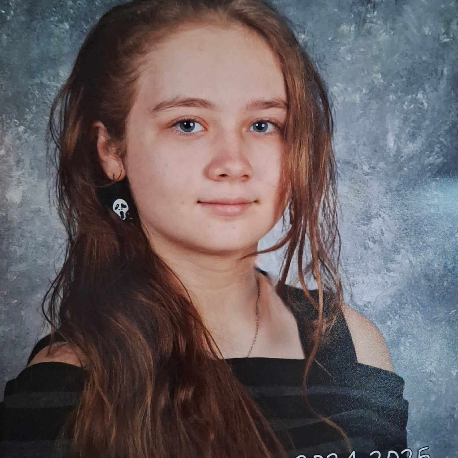 Kyleigh is registered to the contest to win money with this photo: accessories, adult, blonde, bodypart, clothing, dress, earring, face, fashion, female, hair, happy, head, jewelry, neck, person, photography, portrait, smile, woman