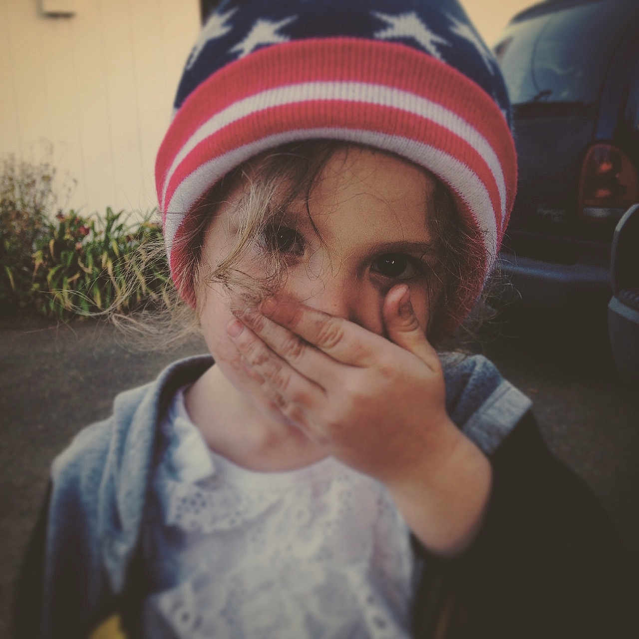 Jade is registered to the contest to win money with this photo:
