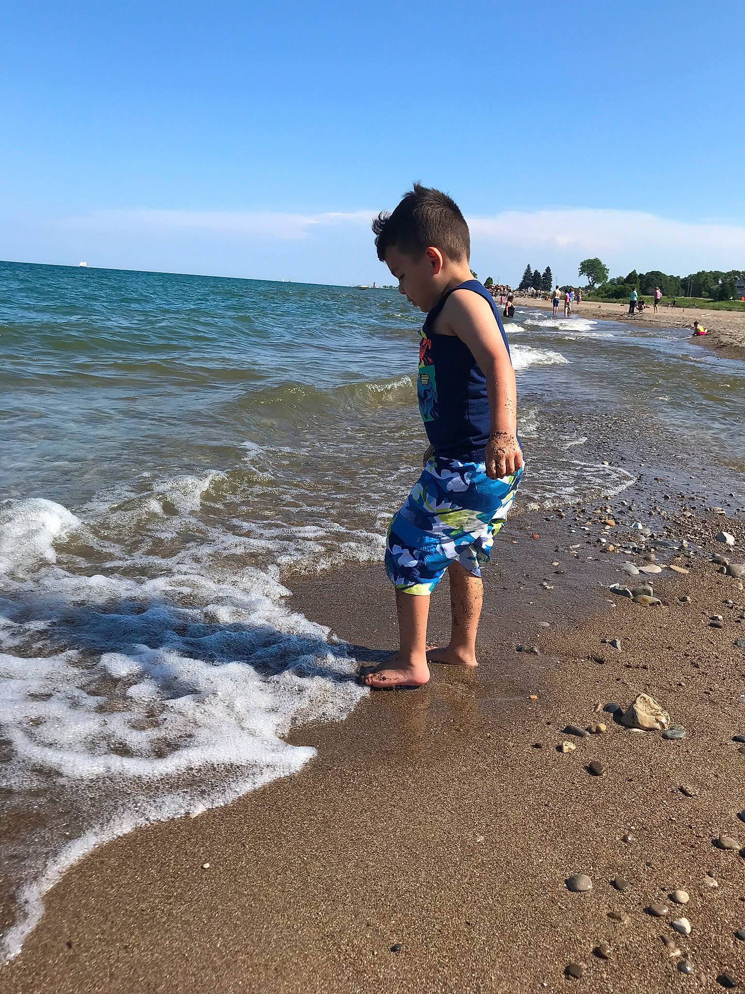 Thiago is registered to the contest to win money with this photo: barefoot, bay, beach, child, coast, coastal_and_oceanic_landforms, fun, holiday, leisure, ocean, person, play, sand, sea, shore, summer, tide, toddler, vacation, wave