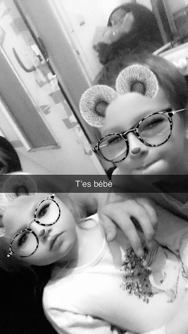 Julia a rejoint le concours — aidez-le/la à gagner de superbes lots ! black_and_white, cool, ear, eye, eyebrow, eyelash, eyewear, glasses, lip, monochrome, mouth, nose, person, photography, selfie, smile, style, vision_care