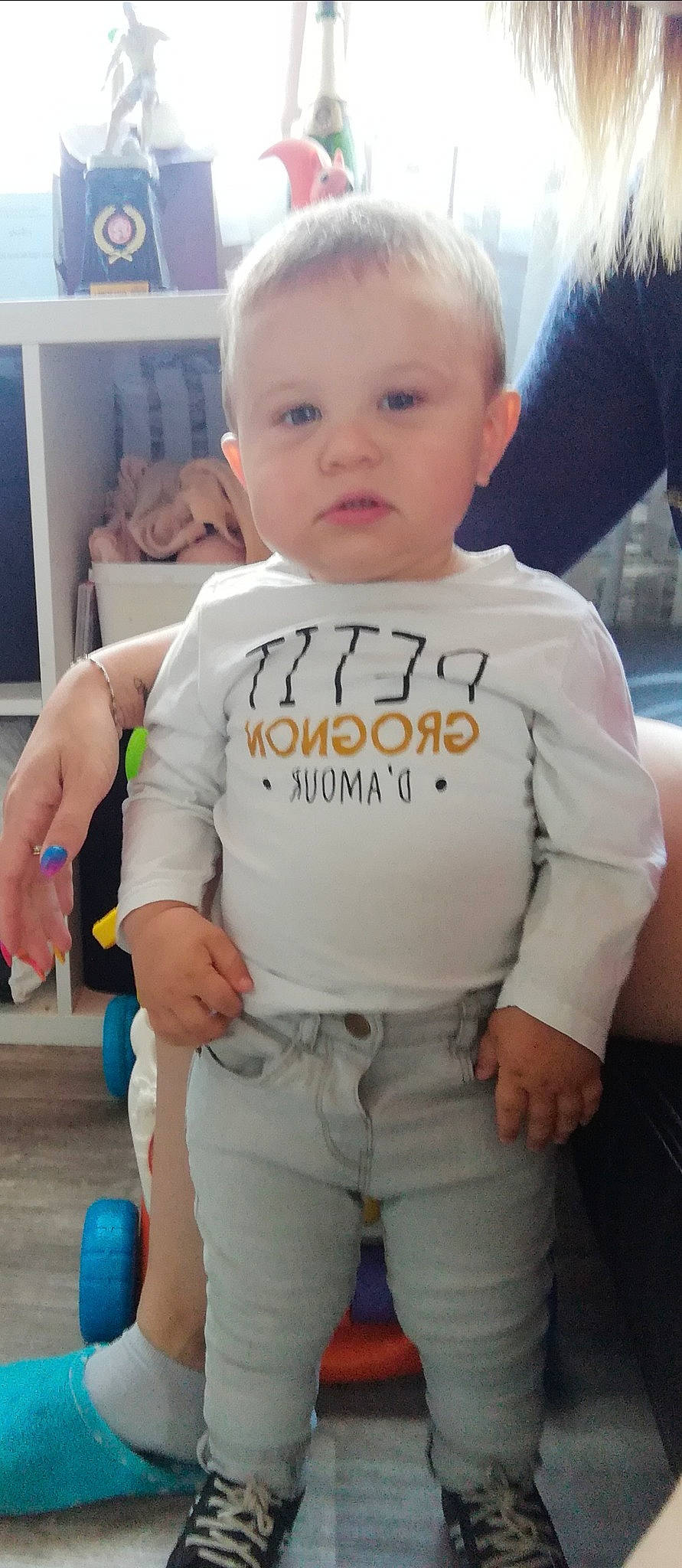 Jordy participe au concours pour gagner de l'argent avec cette photo : arm, baby, baby_products, baby_toddler_clothing, cheek, child, cool, person, product, sleeve, t_shirt, toddler