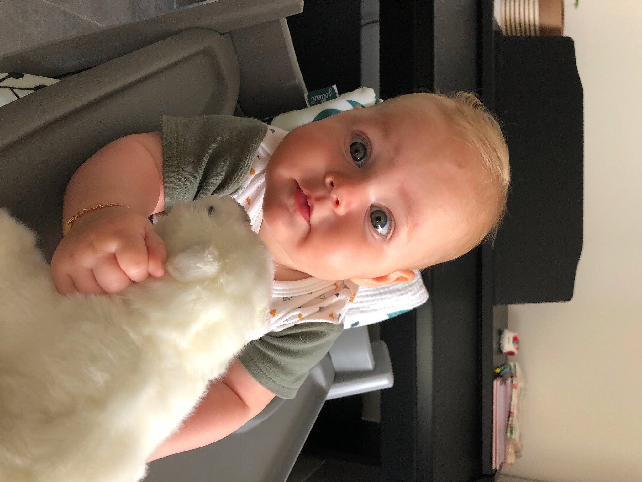 Andrésine a rejoint le concours — aidez-le/la à gagner de superbes lots ! abdomen, baby, baby_products, baby_toddler_clothing, cheek, chest, child, comfort, ear, eyelash, facial_expression, finger, head, helmet, mouth, nose, person, room, skin, smile