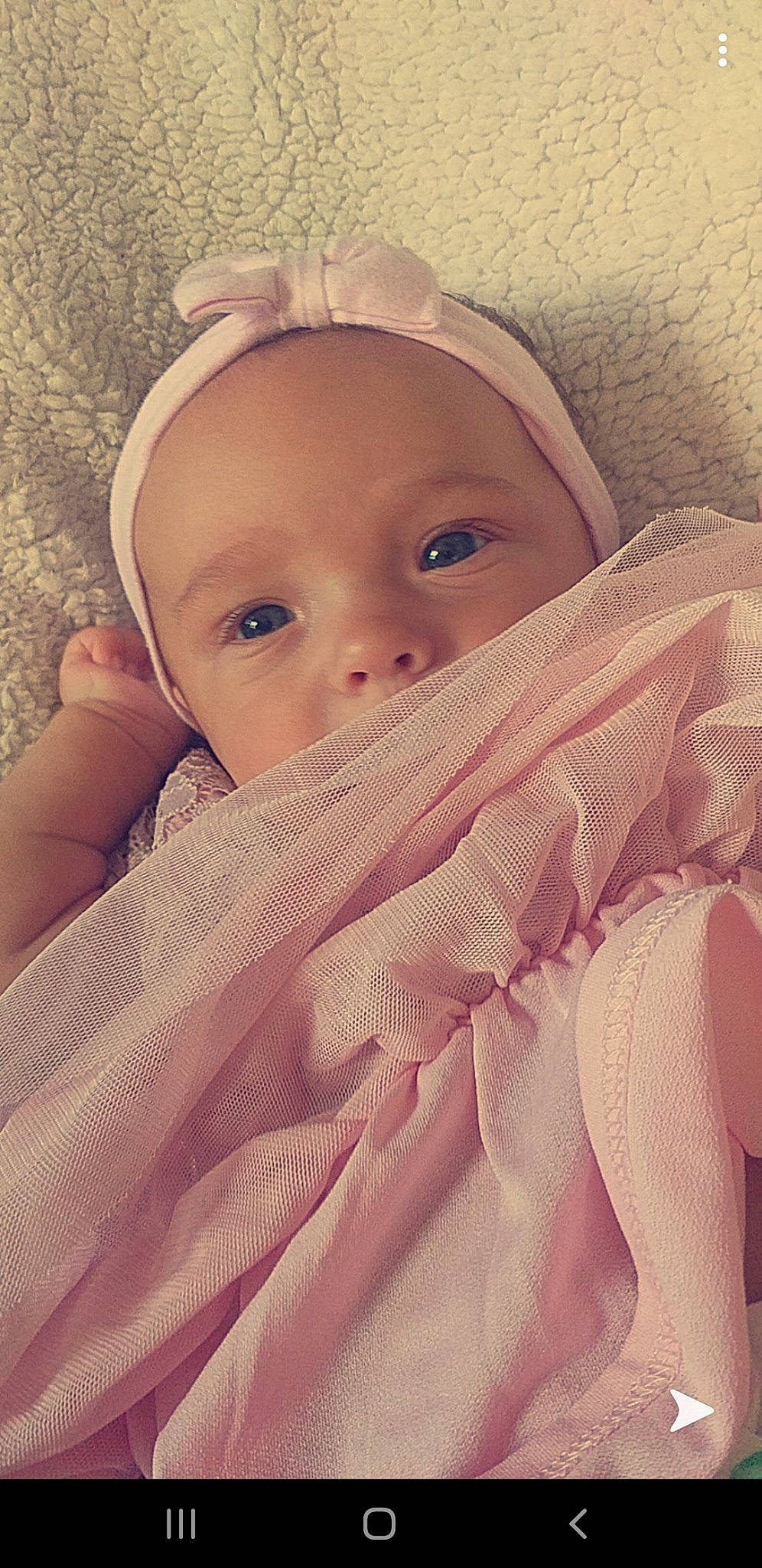 Victoire participe au concours pour gagner de l'argent avec cette photo : baby, beauty, cheek, child, close_up, eye, eyebrow, face, forehead, head, iris, linens, lip, mouth, nose, person, pink, product, skin, textile