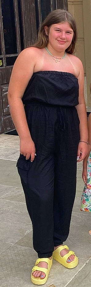 Riley is registered to the contest to win money with this photo: abdomen, blazer, calf, electric_blue, event, fashion_design, fashion_model, formal_wear, gesture, haute_couture, human_leg, joint, joy, knee, long_hair, neck, person, shoulder, sleeve, thigh