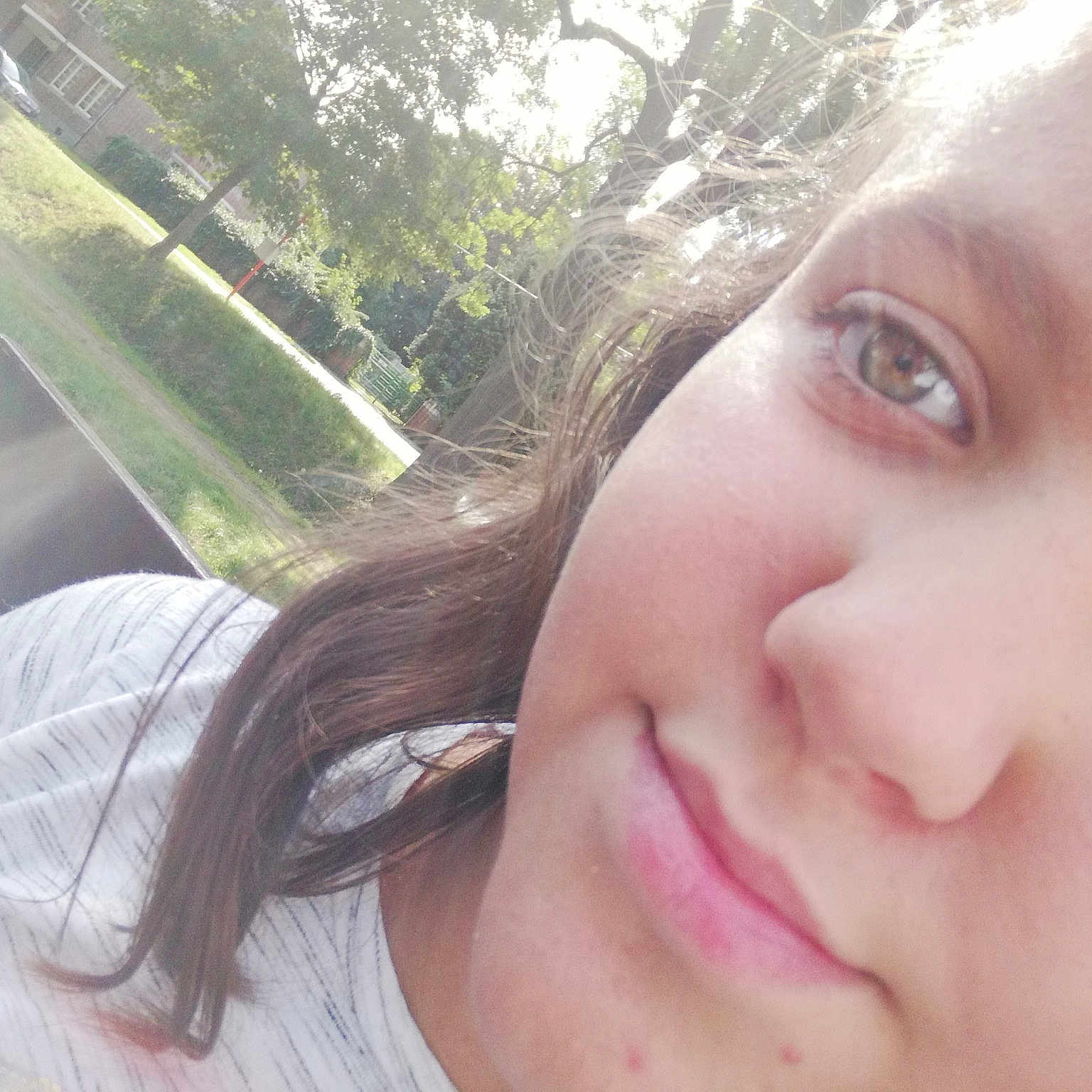 Malorie participe au concours pour gagner de l'argent avec cette photo : blond, cheek, chin, close_up, ear, eye, eyebrow, eyelash, face, forehead, girl, head, human_hair_color, lip, mouth, neck, nose, person, selfie, skin