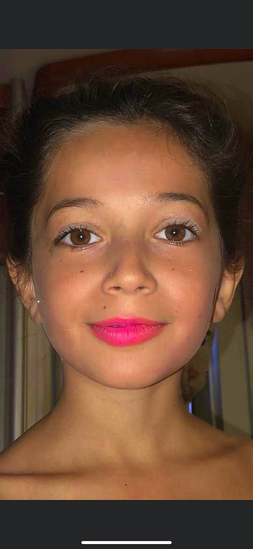 Dolce a rejoint le concours — aidez-le/la à gagner de superbes lots ! black_hair, cheek, chin, ear, eye, eyebrow, eyelash, flash_photography, forehead, happy, human_body, iris, jaw, joy, lip, lipstick, mouth, neck, nose, person