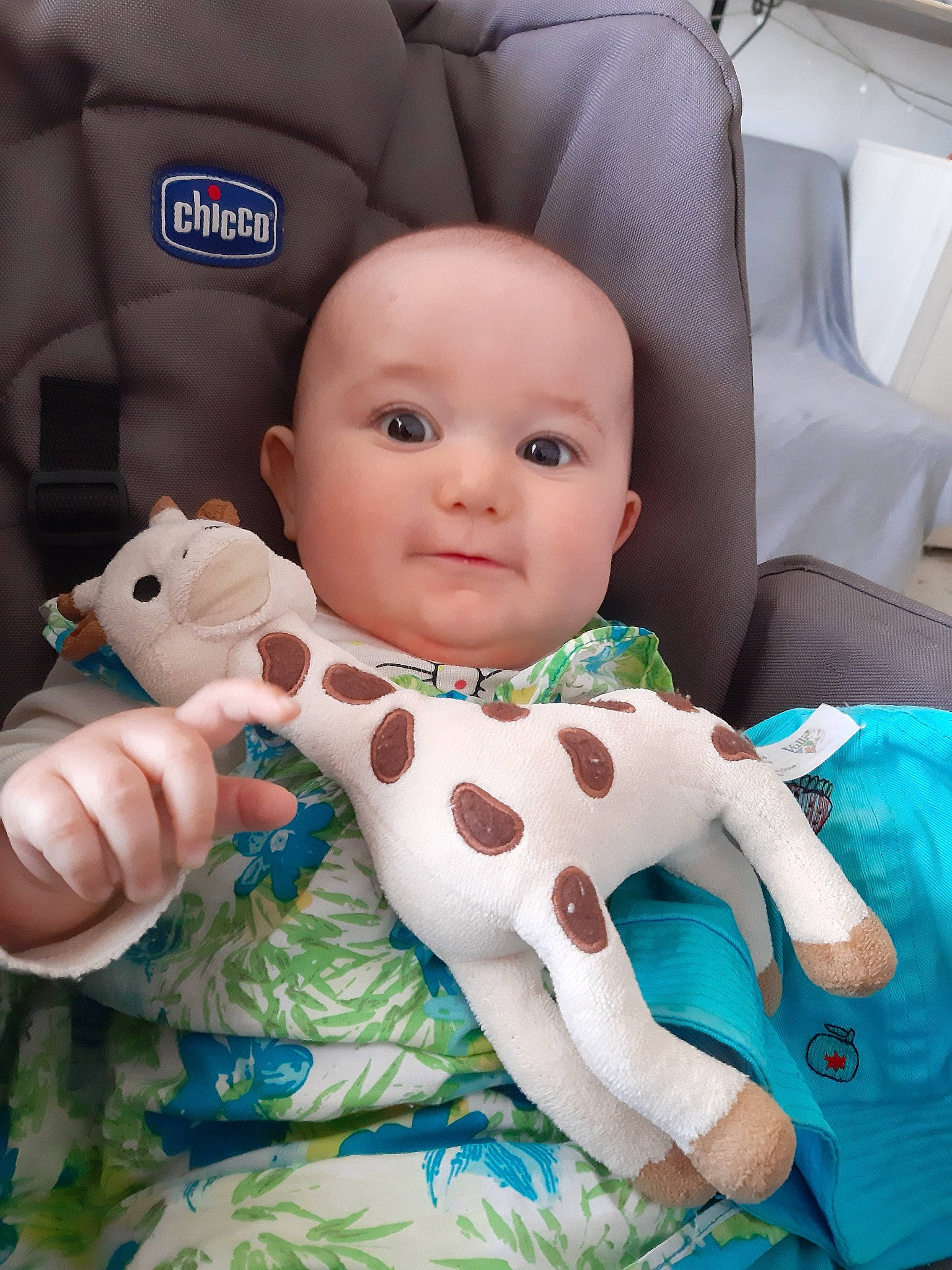 Julia a rejoint le concours — aidez-le/la à gagner de superbes lots ! baby, baby_products, baby_toys, child, head, person, product, stuffed_toy, toddler, toy