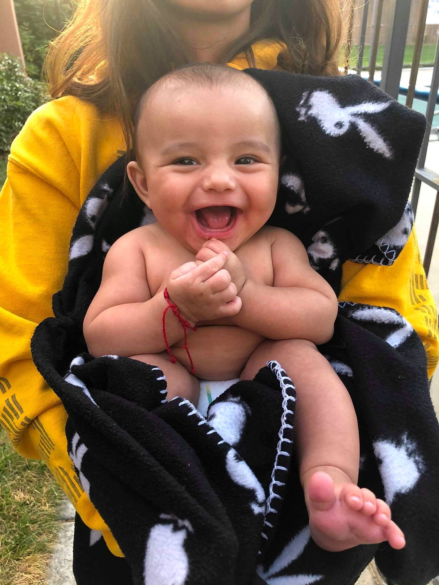 Esaias is registered to the contest to win money with this photo: baby, baby_products, cheek, child, cool, eye, finger, head, joy, mouth, nose, person, product, skin, smile, thumb, toddler