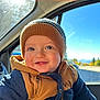 Lorenz a rejoint le concours — aidez-le/la à gagner de superbes lots ! toddler, child, smiling, hat, jacket, coat, car, window, sunlight, outdoor, blue_sky, autumn, seasonal_clothing, portrait, face, happy, young_child, warm_clothing, daytime, casual