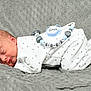 Roman a rejoint le concours — aidez-le/la à gagner de superbes lots ! baby, bed, blanket, bodypart, clothing, cushion, face, finger, furniture, glove, hat, head, homedecor, machine, newborn, person, photography, portrait, sleeping, wheel