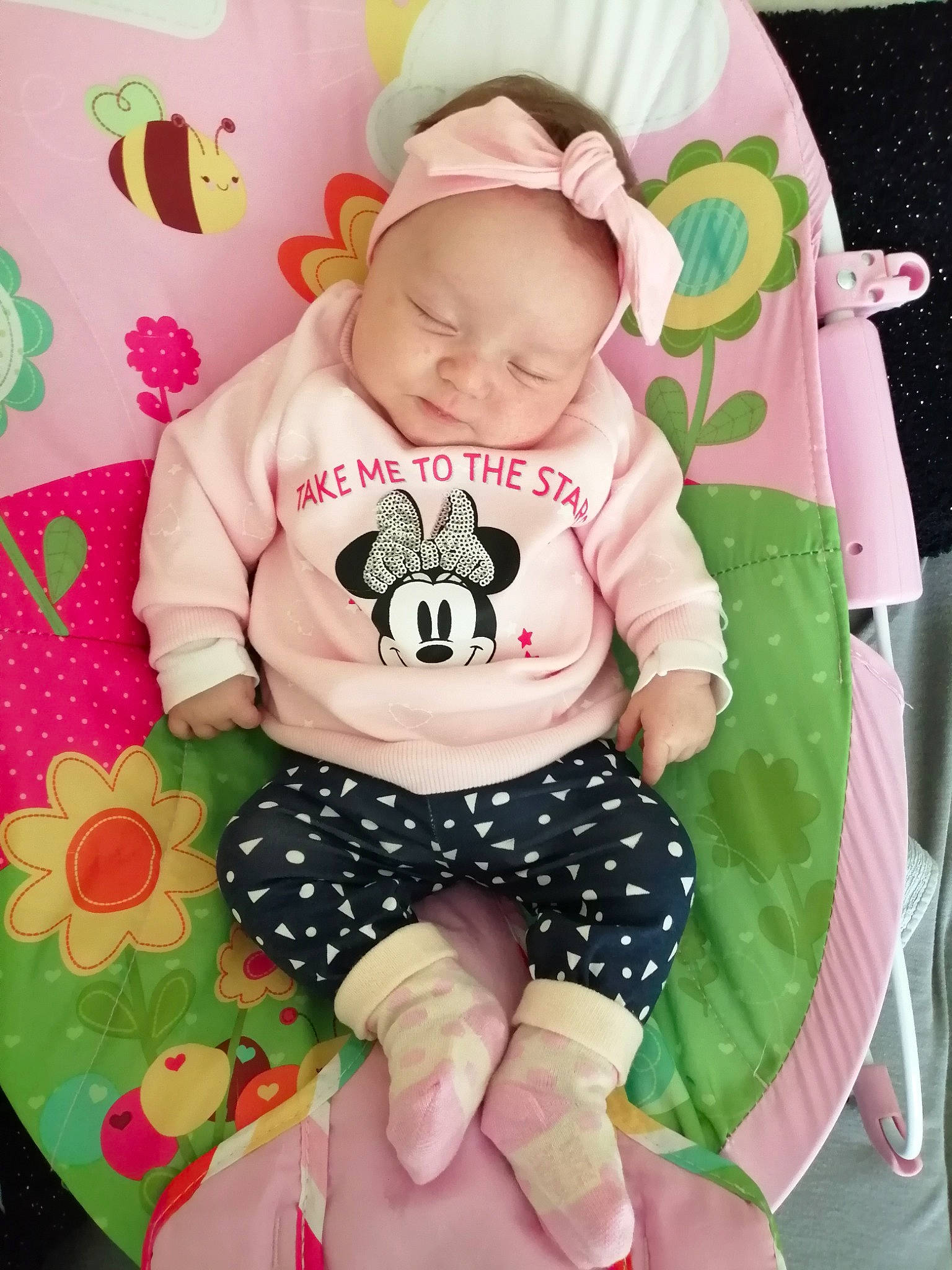 Kamélia a rejoint le concours — aidez-le/la à gagner de superbes lots ! baby, baby_products, baby_toddler_clothing, child, design, pattern, person, pink, polka_dot, product, toddler